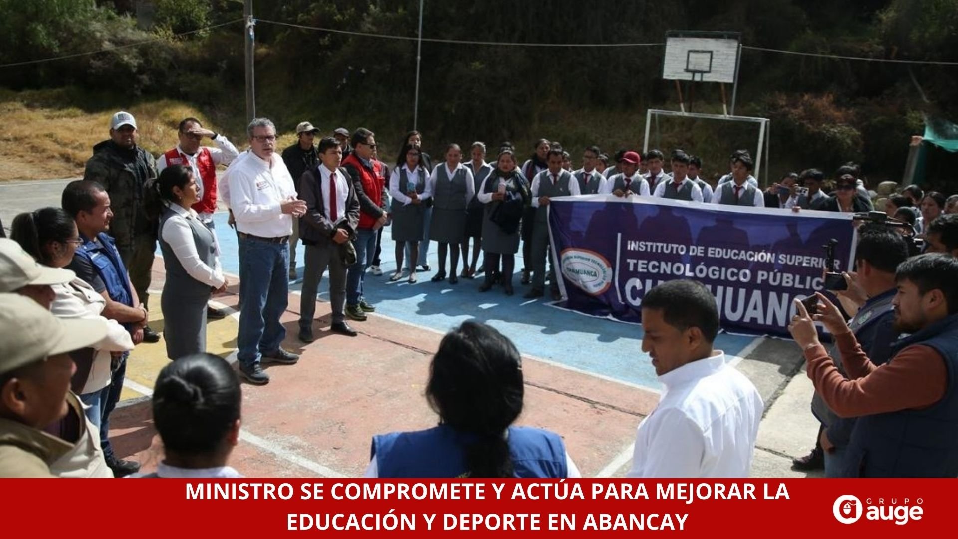 APURIMAC: Ministro Quero se compromete y actúa para mejorar la educación y deporte en Abancay